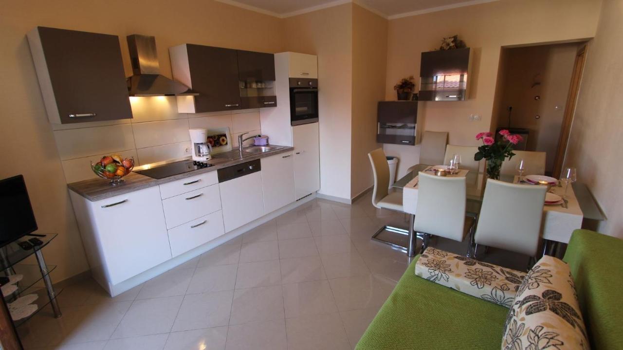 Apartment Dobrinj 1 Екстер'єр фото